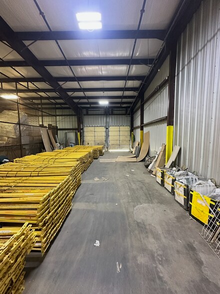 More Photos Of 1301 Industrial Park Rd, Mountain Grove Warehouse For Lease