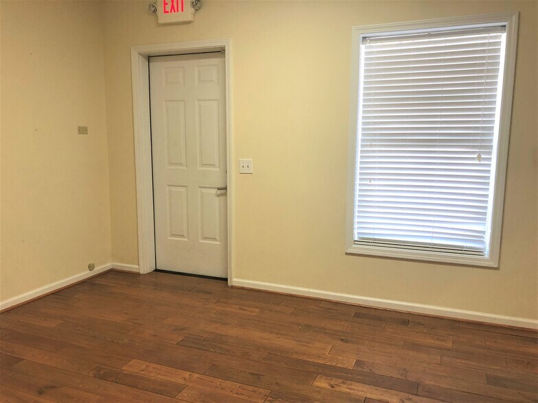 More Photos Of 146-B Litton Dr, Lexington Light Distribution For Lease
