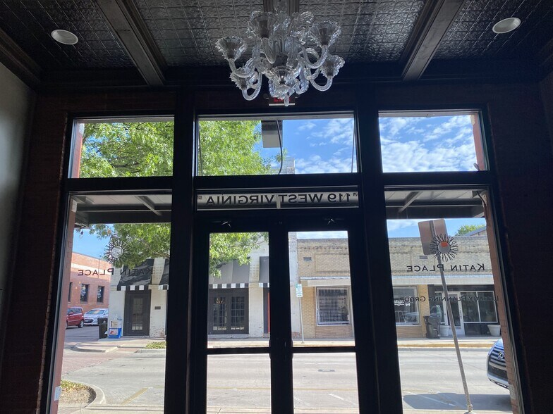 More Photos Of 119 W Virginia St, McKinney Loft Creative Space For Lease