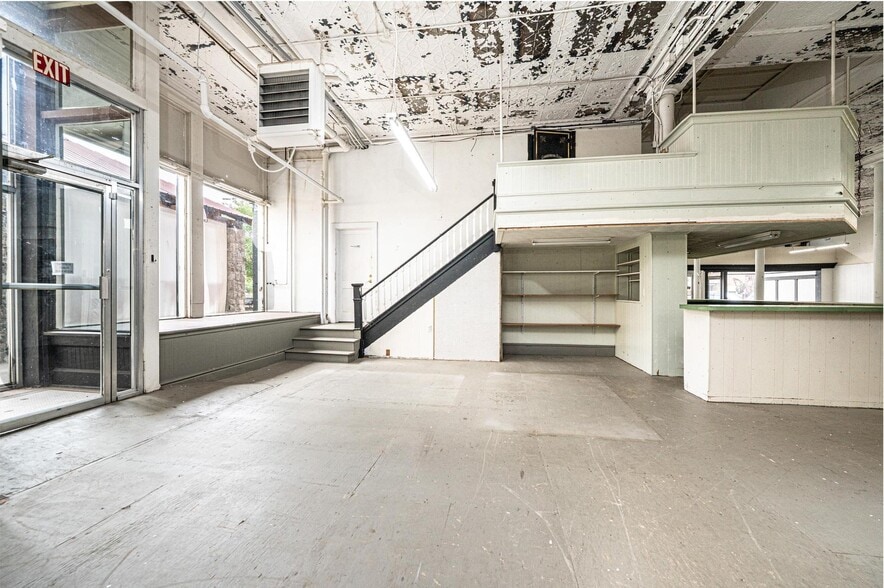 More Photos Of 812 West Ave, Lenoir Storefront Retail Office For Sale