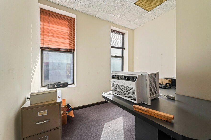 More Photos Of 132-134 S Swan St, Albany Office Residential For Sale