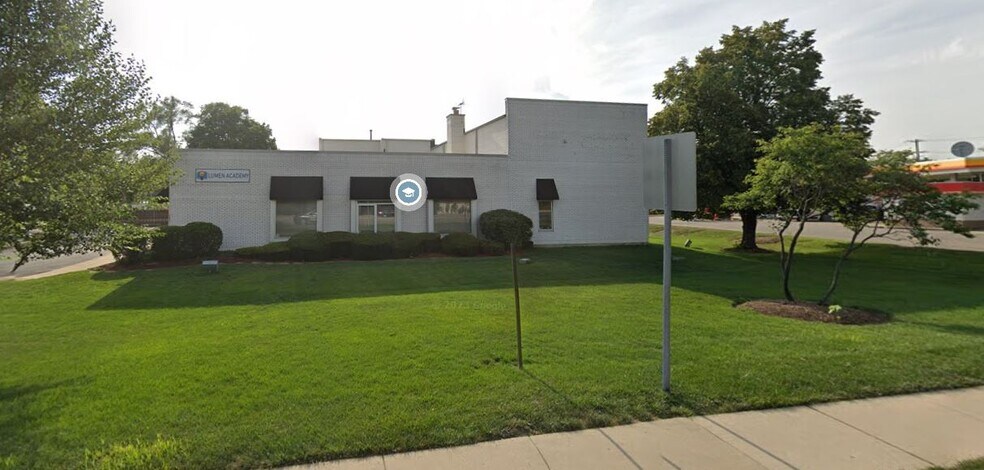 More Photos Of 180 S 8th St, West Dundee Freestanding For Sale