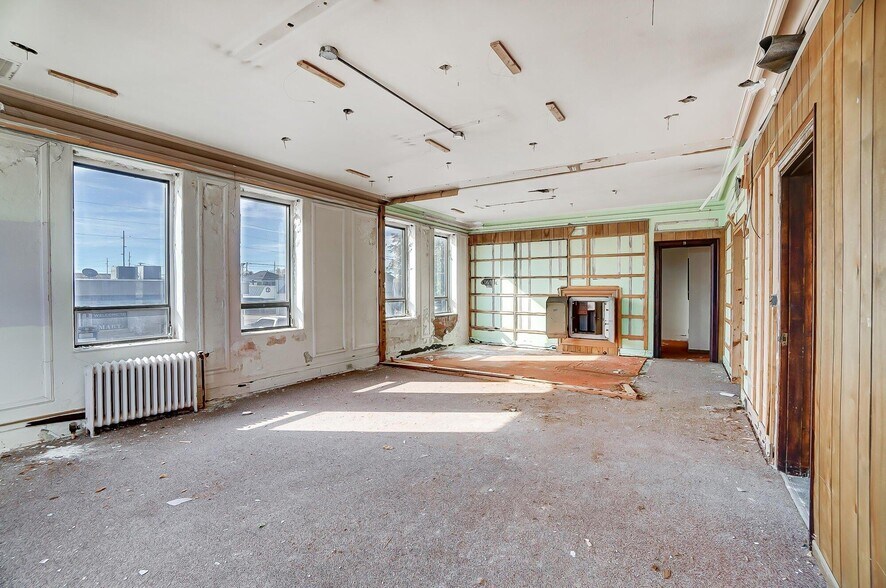More Photos Of 311 S Main St, Celina Office For Sale