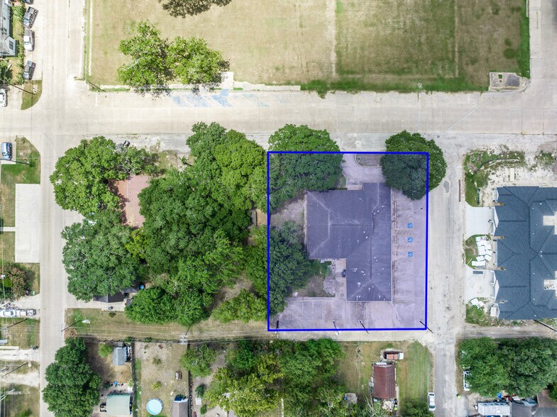 More Photos Of 1105 Avenue H, Bay City Medical For Sale