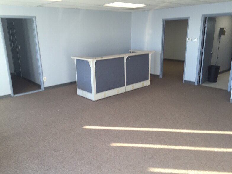 More Photos Of 5641-5691 E 56th Ave, Commerce City Manufacturing For Lease