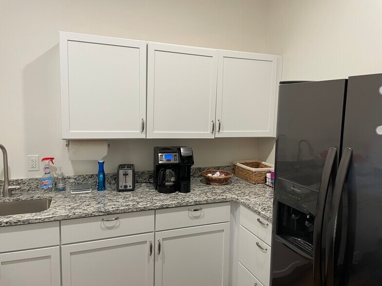 More Photos Of 5036 Obarr Rd, Knoxville Office For Sale