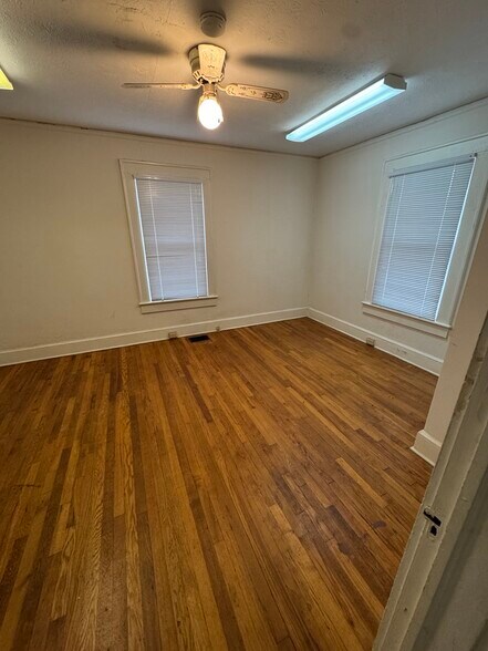 More Photos Of 4003 Old Buncombe Rd, Greenville Office Residential For Sale