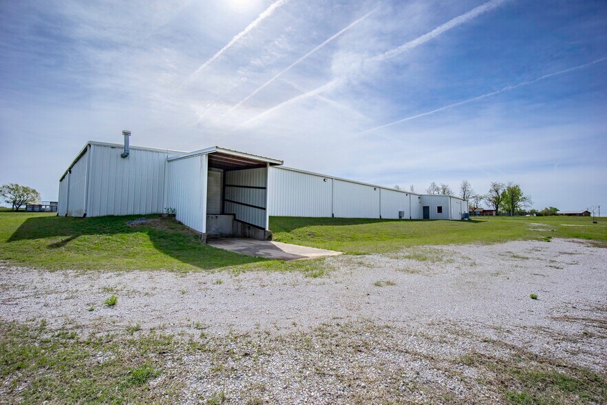 More Photos Of 6121 Highway 177, Shawnee Warehouse For Lease
