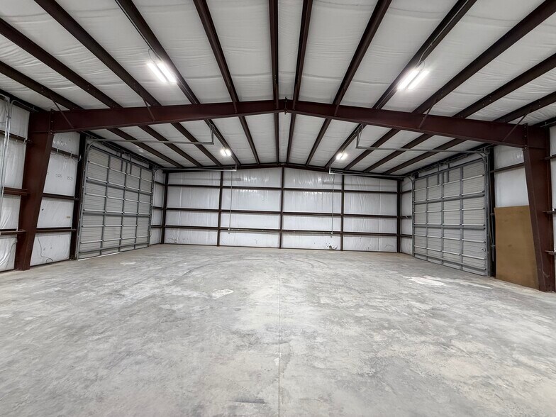 More Photos Of 2916 Boyd Dr, Carlsbad Warehouse For Lease