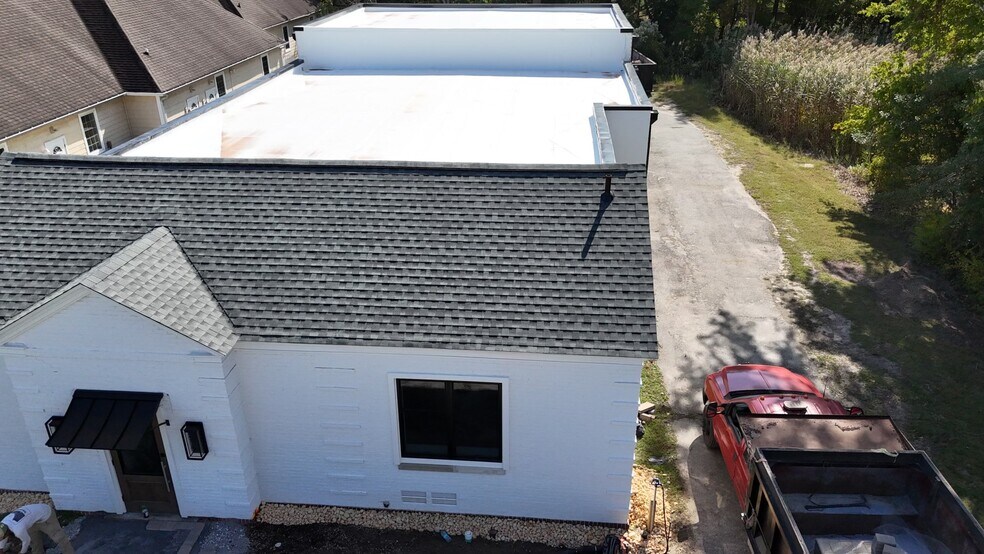 More Photos Of 100 Atlantic Ave, Ocean View Flex For Lease