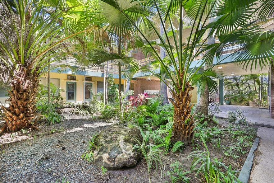 More Photos Of 1770 Meridian Ave, Miami Beach Apartments For Sale