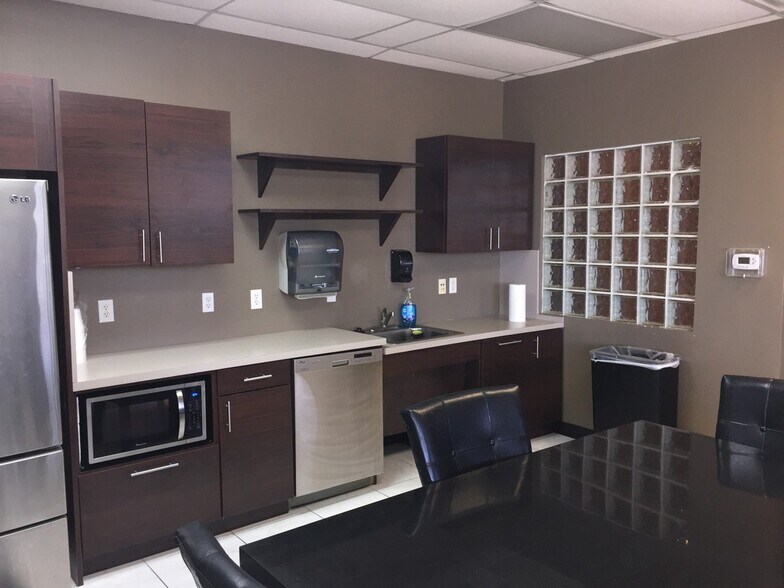 More Photos Of 1340 W Walnut Hill Ln, Irving Skilled Nursing Facility For Lease