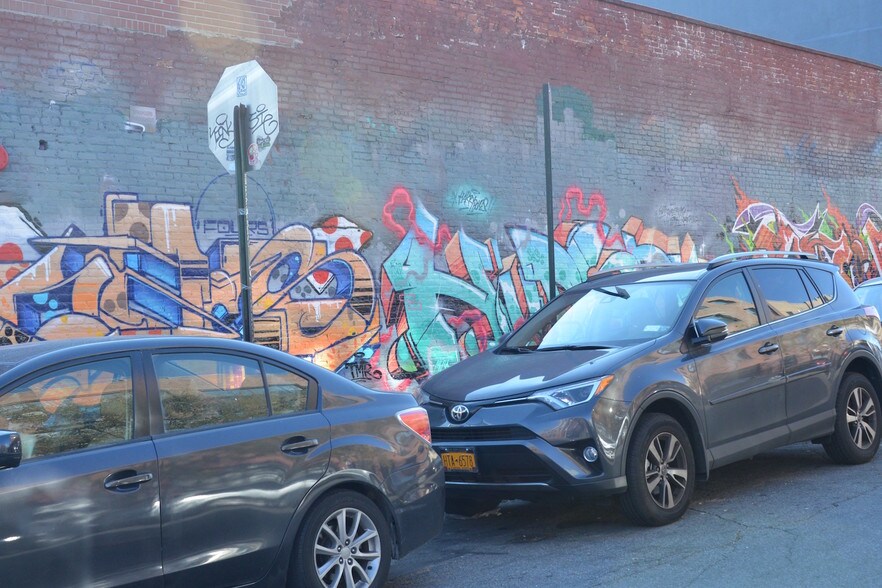 More Photos Of 342 Ten Eyck St, Brooklyn Warehouse For Lease