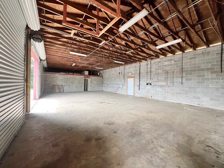 More Photos Of 2636 Highway 69, Lumberton Warehouse For Sale
