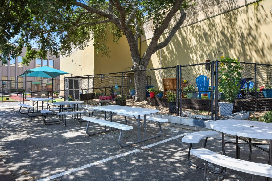 More Photos Of 5165 Adanson St, Orlando Loft Creative Space For Sale
