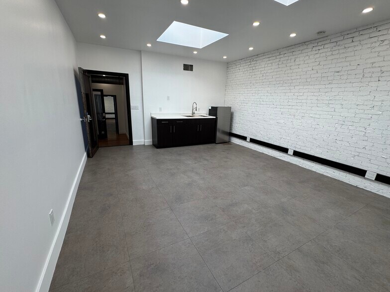 More Photos Of 6601-6613 W Sunset Blvd, Los Angeles Storefront Retail Office For Lease