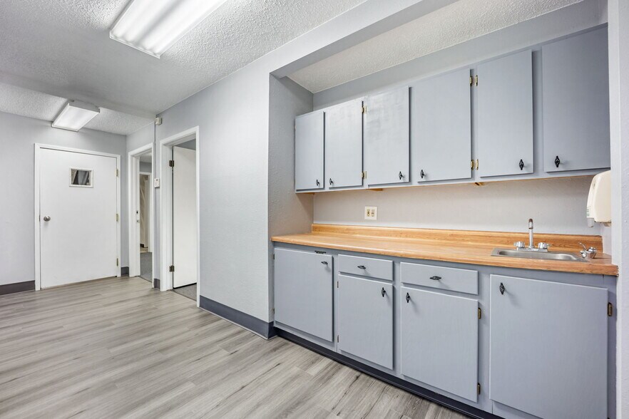 More Photos Of 3580 Chelton Loop N, Colorado Springs Warehouse For Sale