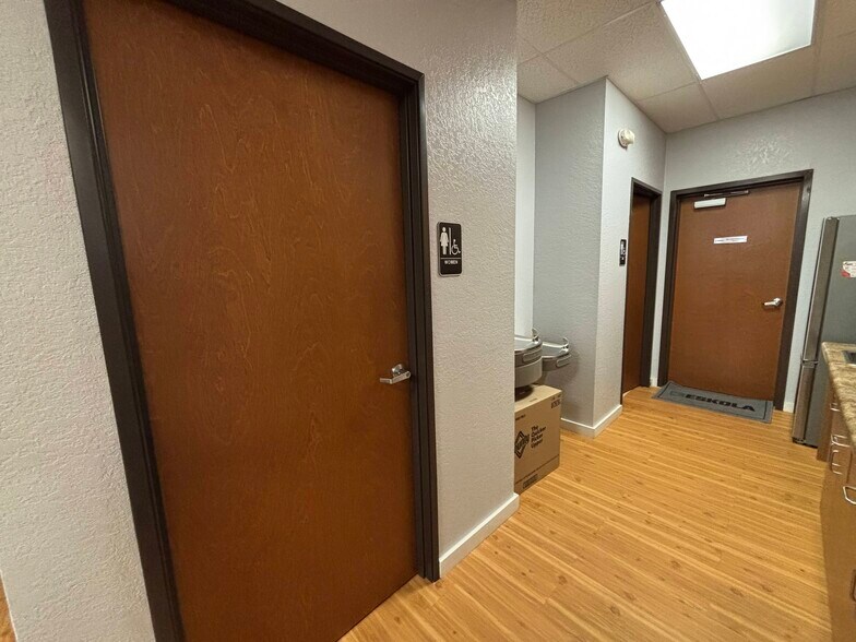 More Photos Of 6724 Guada Coma Dr, Schertz Warehouse For Lease