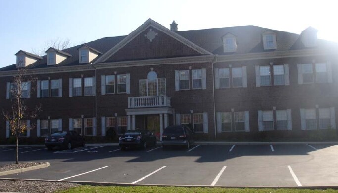 More Photos Of 7611 Cheviot Rd, Cincinnati Office For Lease