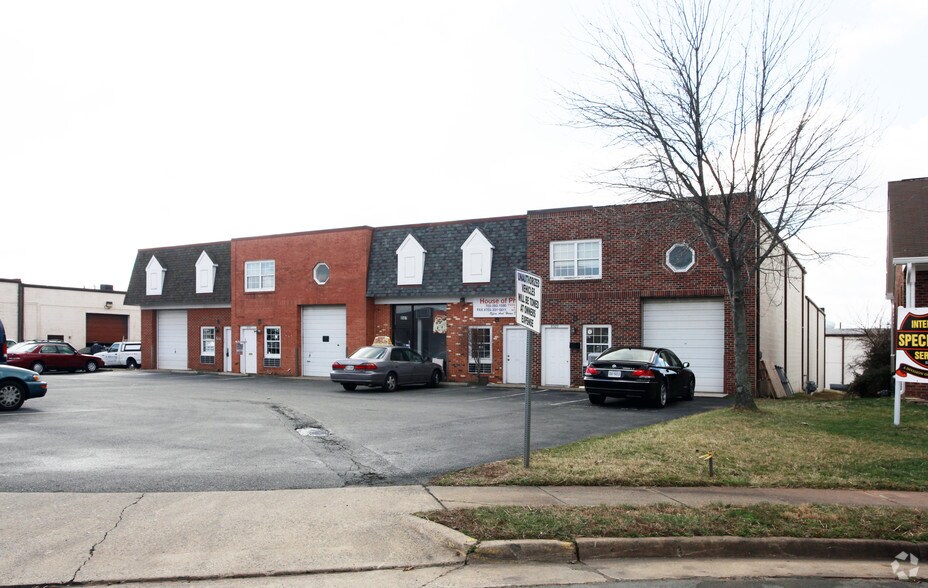 More Photos Of 8501-8509 Bucyrus Ct, Manassas Light Distribution For Lease
