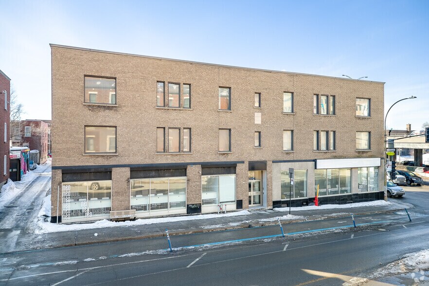 Primary Photo Of 8694 St Saint-Denis, Montréal Storefront Retail Residential For Sale