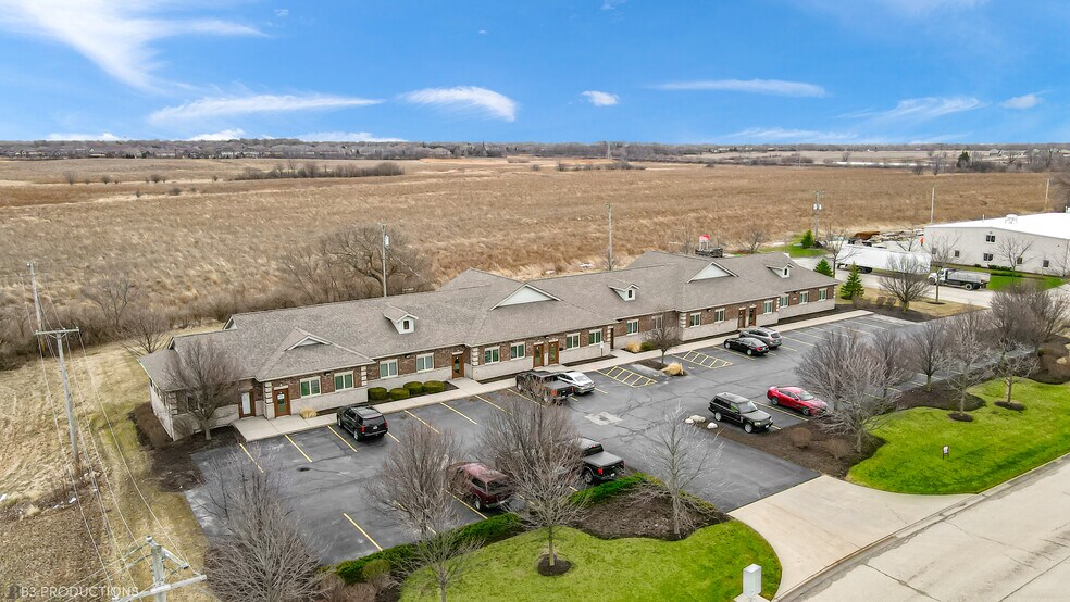 More Photos Of 12410 W Horseshoe Dr, New Lenox Office For Lease