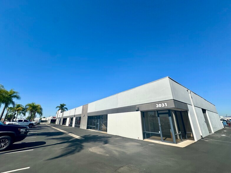 More Photos Of 3031 E Coronado St, Anaheim Warehouse For Lease