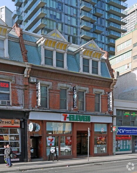Primary Photo Of 680 Yonge St, Toronto Storefront Retail Residential For Lease