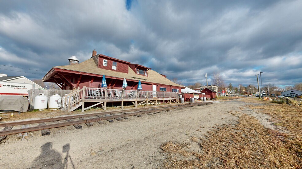 More Photos Of 695 Lisbon St, Lisbon Restaurant For Sale