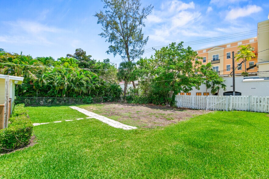 More Photos Of 203 NE 1st Ave, Delray Beach Office Residential For Lease