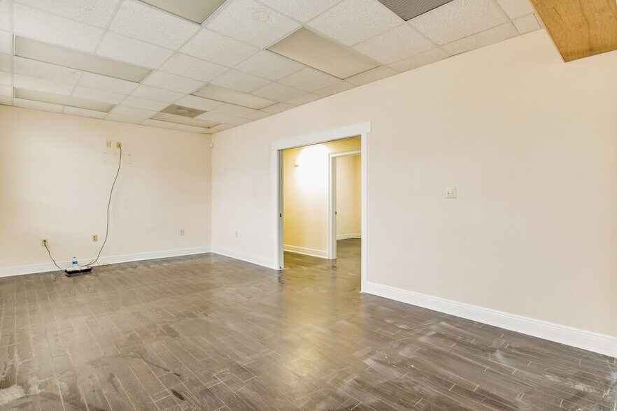More Photos Of 2220 N Palafox St, Pensacola Medical For Sale