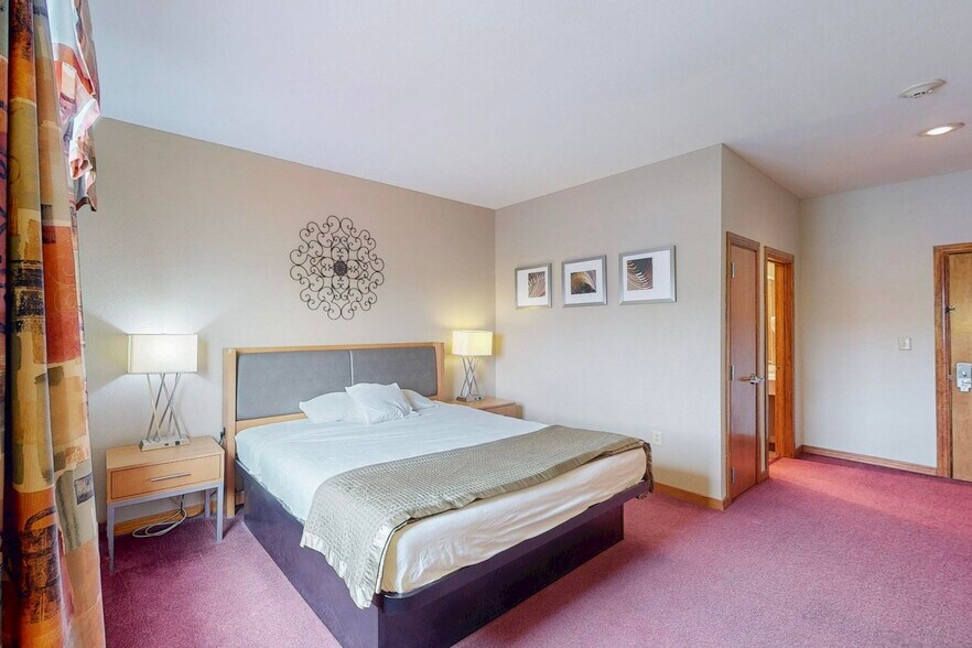 More Photos Of 5646 Paisano Dr, El Paso Hotel For Sale