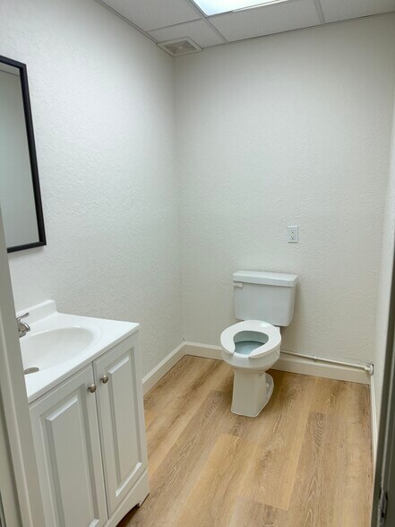More Photos Of 3443 Tamiami Trl, Port Charlotte Medical For Lease