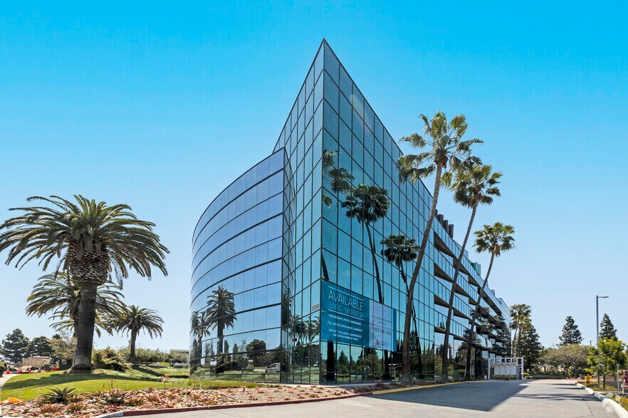 More Photos Of 9920 Pacific Heights Blvd, San Diego Office For Lease