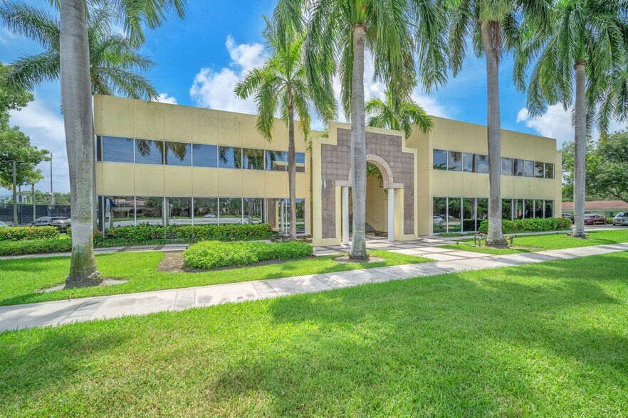 More Photos Of 399 NW 2nd Ave, Boca Raton Office For Lease