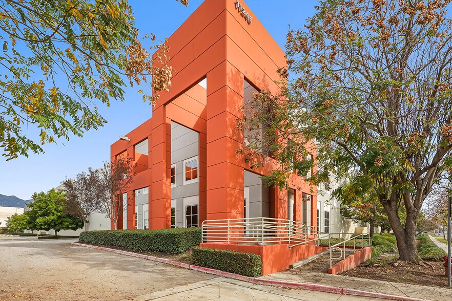 More Photos Of 11246 Jersey Blvd, Rancho Cucamonga Distribution For Lease