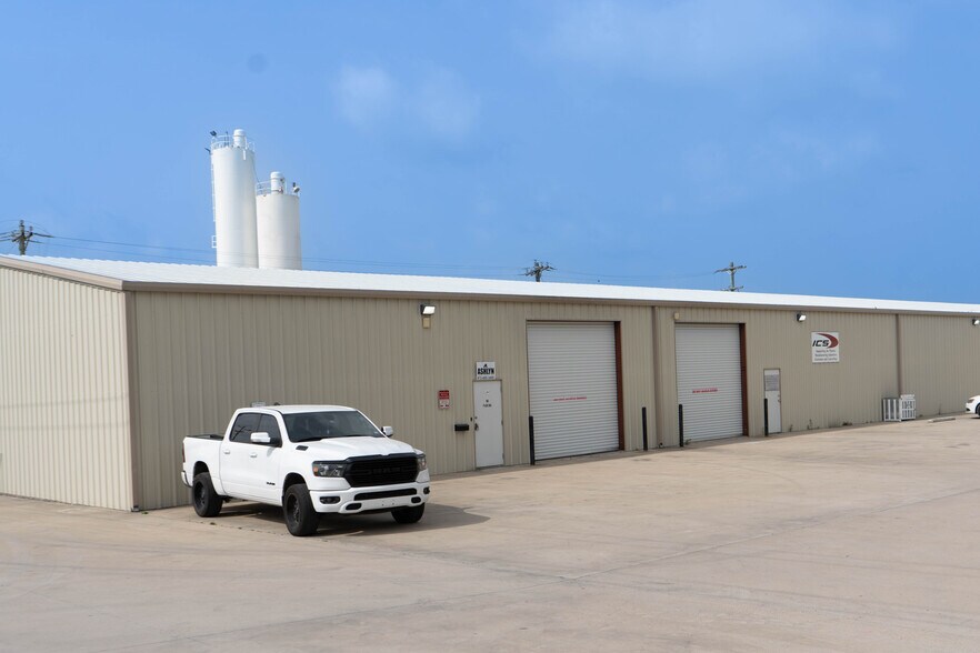 More Photos Of 681 Eastgate Rd, Midlothian Warehouse For Lease