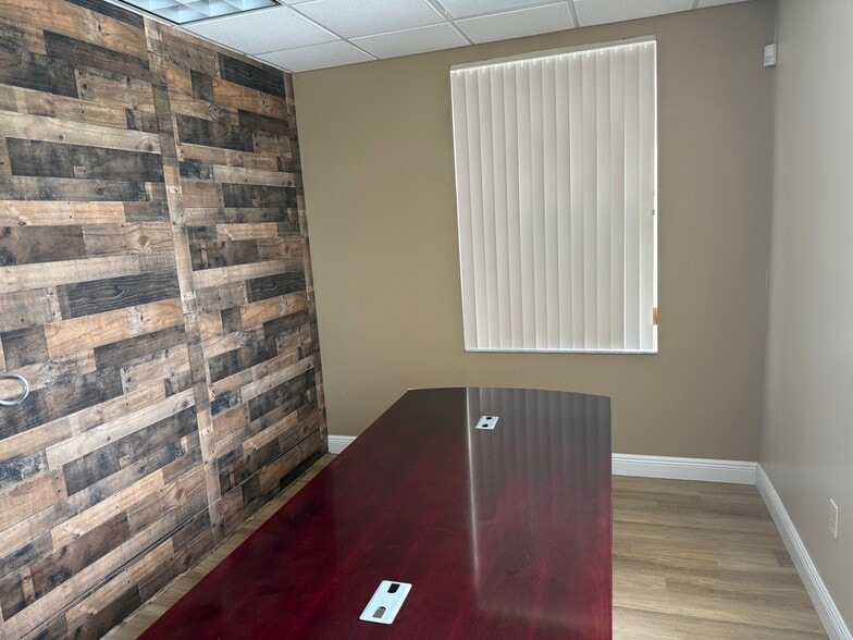 More Photos Of 6921 Pistol Range Rd, Tampa Office For Sale