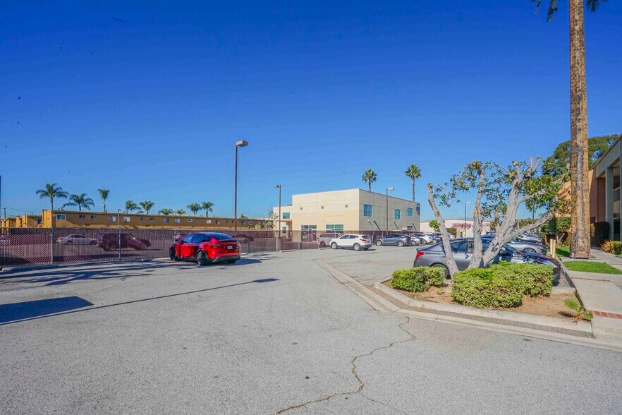 More Photos Of 4128 W Commonwealth Ave, Fullerton Office For Sale
