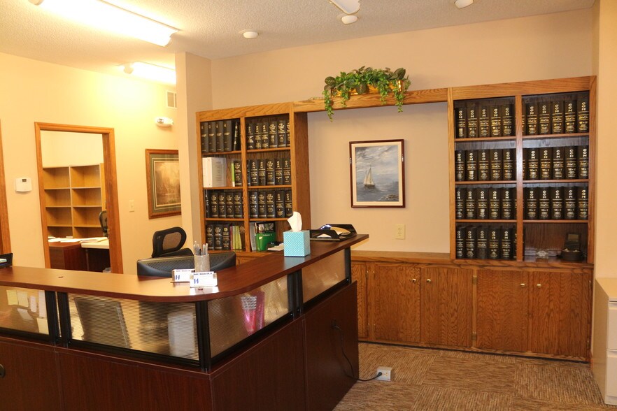 More Photos Of 450 S Durkin Dr, Springfield Office For Lease