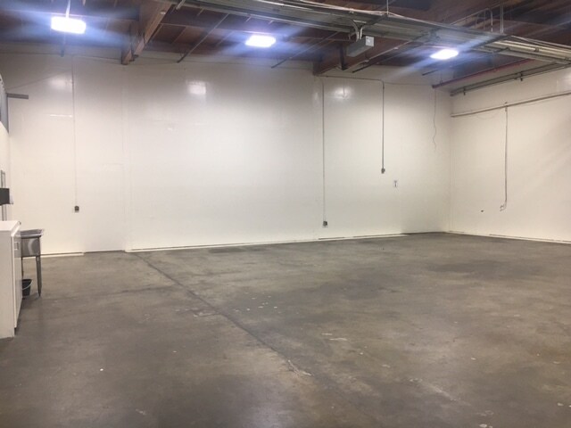 More Photos Of 380 Swift Ave, South San Francisco Warehouse For Lease