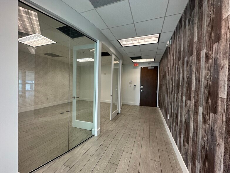 More Photos Of 175 SW 7th St, Miami Medical For Sale