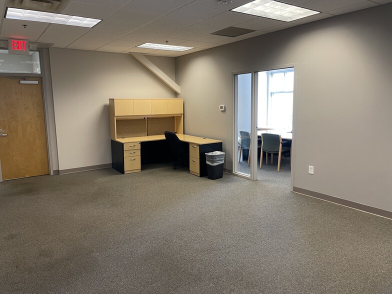 More Photos Of 400 Market St, Chapel Hill Office For Lease