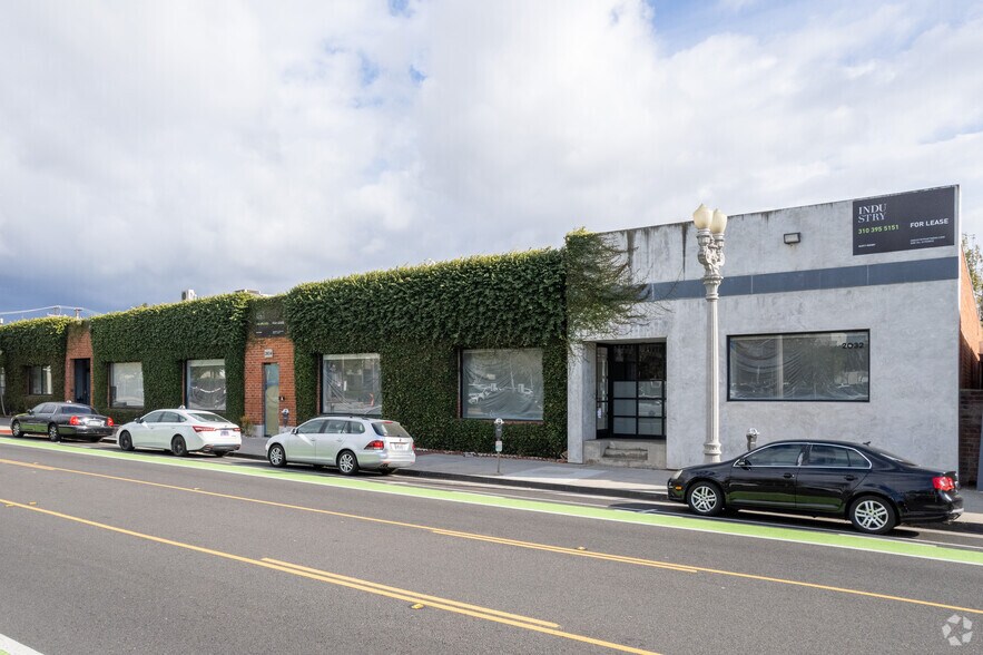 Primary Photo Of 2014-2058 Broadway, Santa Monica Loft Creative Space For Lease