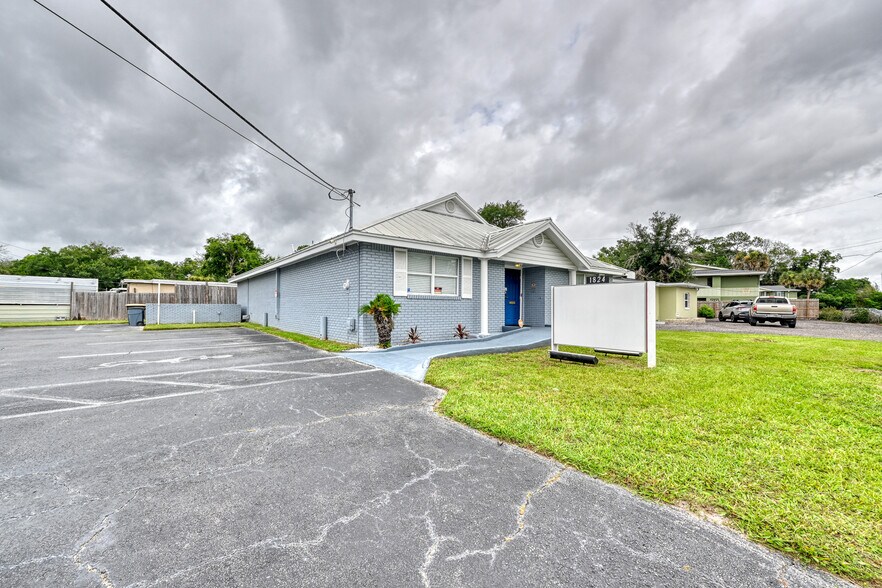 More Photos Of 1824 Blanding Blvd, Jacksonville Medical For Sale