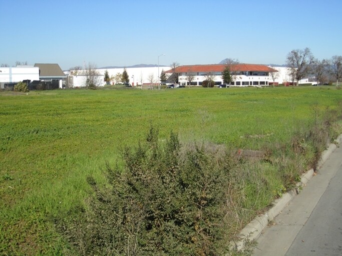 More Photos Of 2300 Bert Dr, Hollister Land For Lease