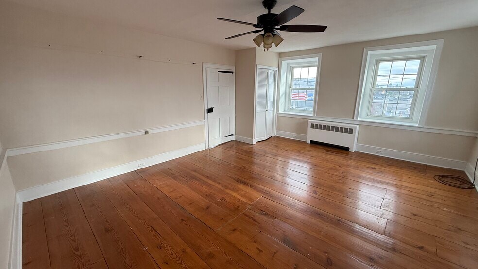 More Photos Of 797 Main St, Tatamy Office Residential For Lease