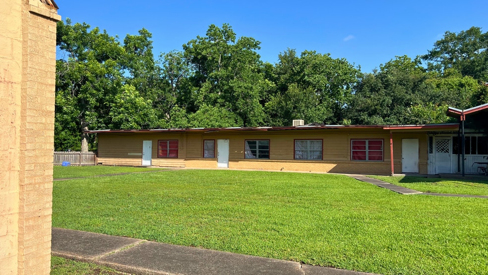 More Photos Of 7135 Ashburn St, Houston Religious Facility For Sale