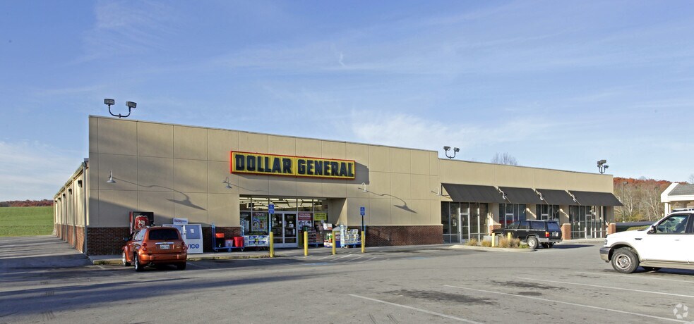 Primary Photo Of 1846 S Main St, Crossville Convenience Store For Sale