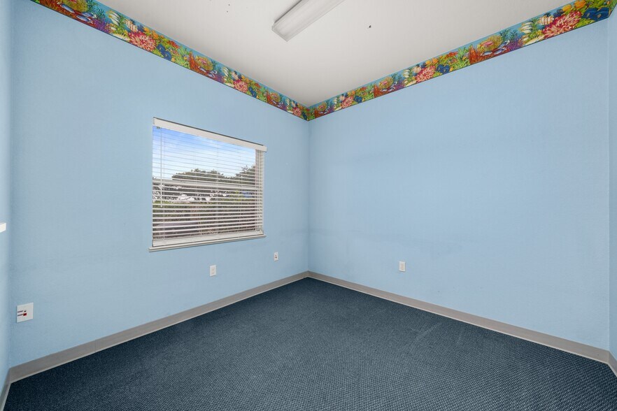 More Photos Of 401 W Interlake Blvd, Lake Placid Office For Sale